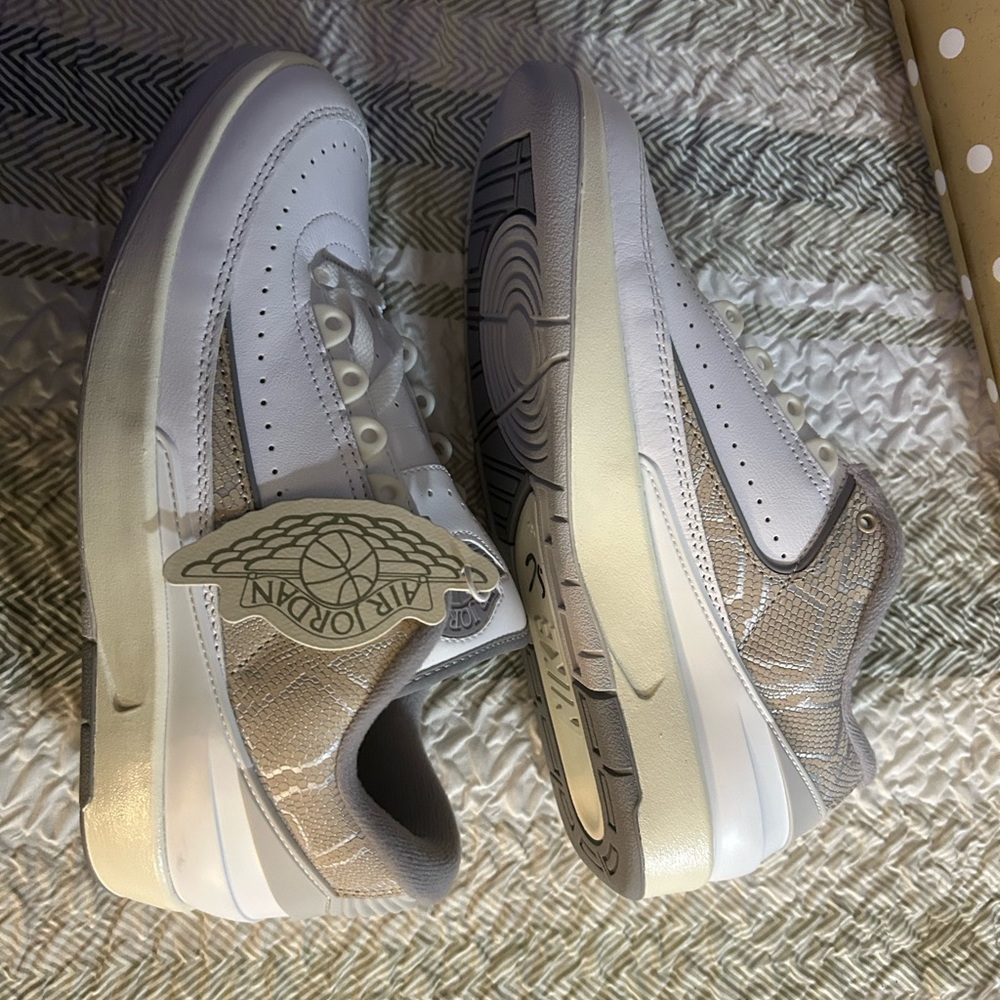 Jordan Athletic Shoes in White and Gray